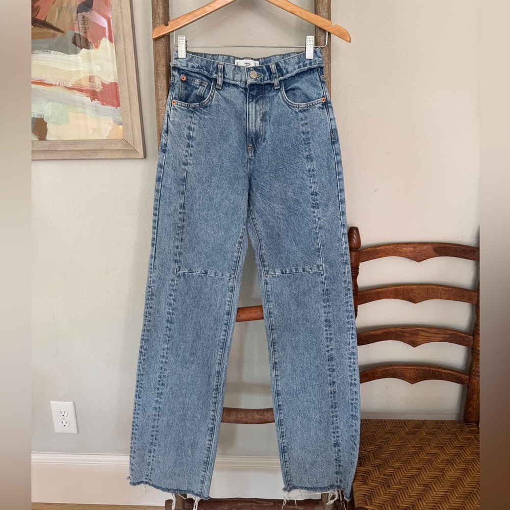 Mango - Straight Leg Jeans With Frayed Edges and Stitch Detail